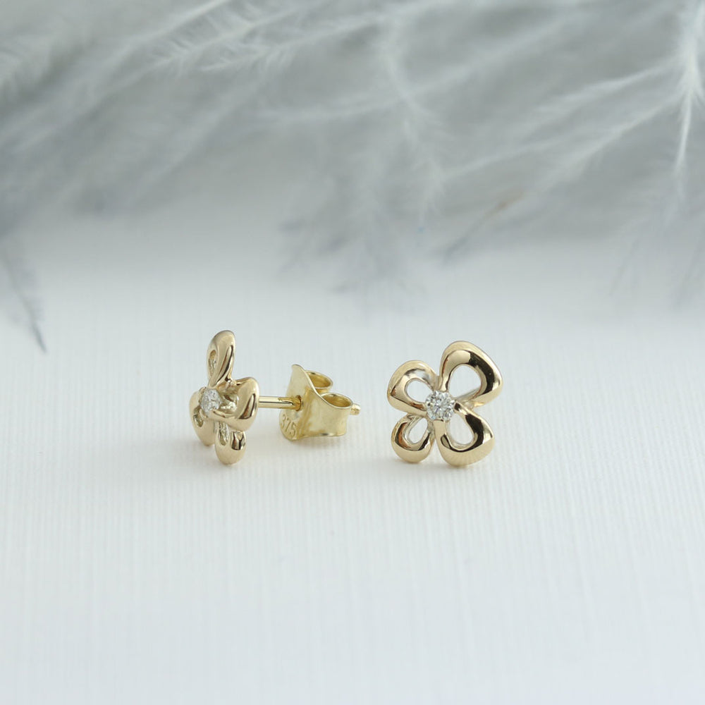 9ct Yellow Gold Flower Shape Diamond Stud