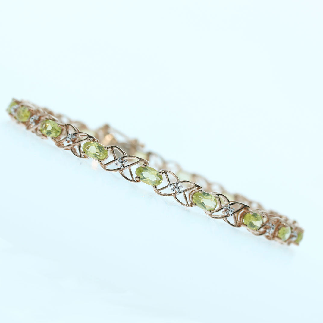 Pre Owned 9ct Yellow Gold Bracelet set with Oval Green Amethyst