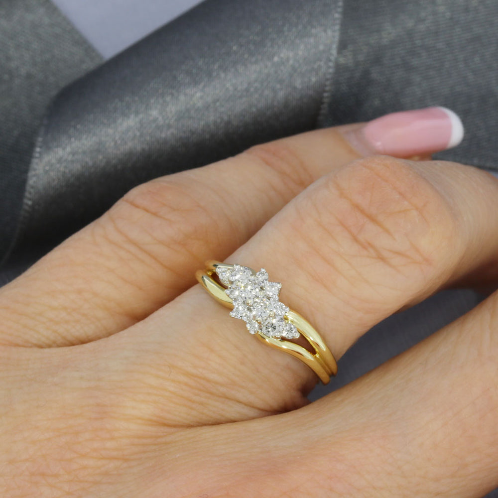 Pre Owned 18ct Yellow Gold Twist Set Diamond Cluster Ring .29ct