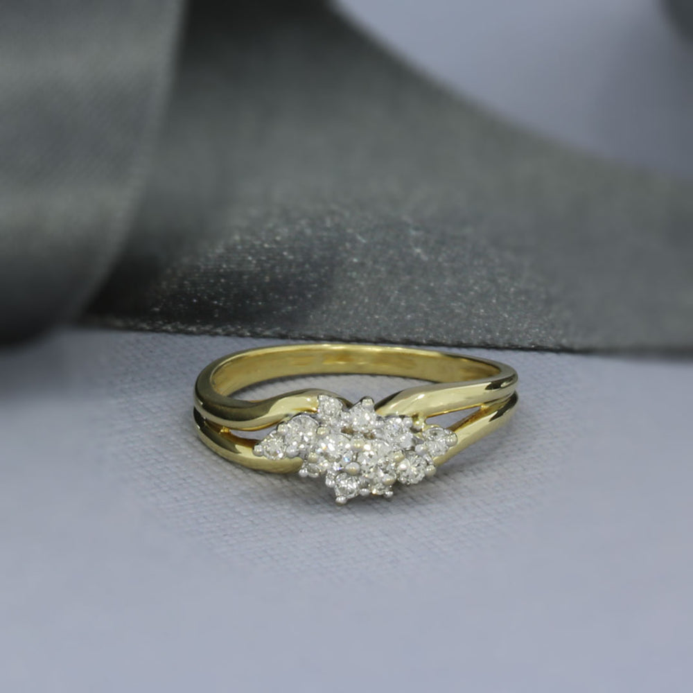 Pre Owned 18ct Yellow Gold Twist Set Diamond Cluster Ring .29ct