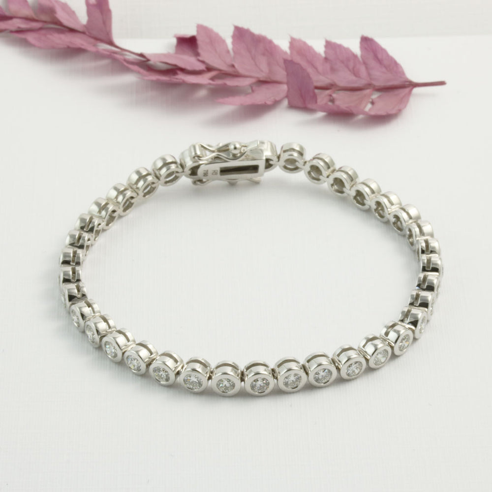 18ct White Gold Rub Over Set Diamond Line Bracelet