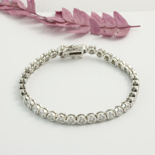 18ct White Gold Rub Over Set Diamond Line Bracelet