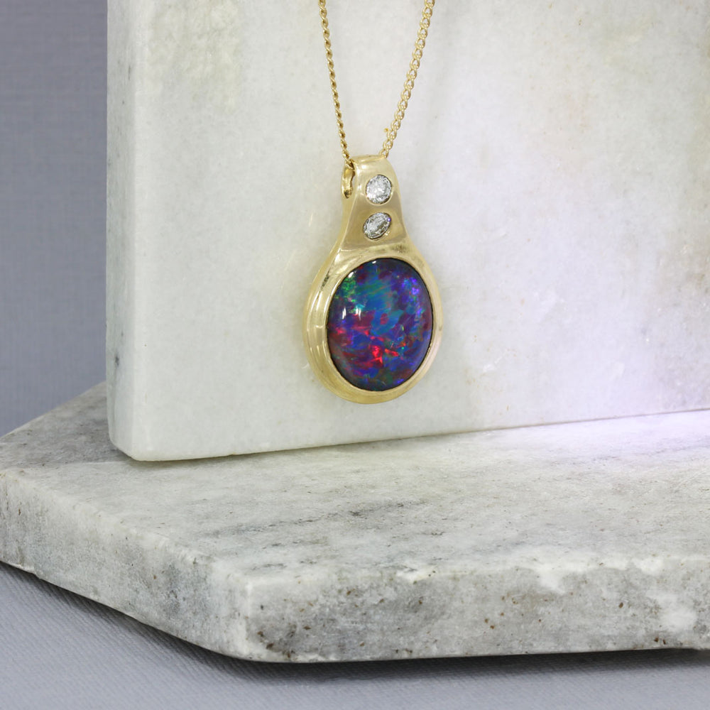 Pre Owned 9ct Yellow Gold Doublet Opal & Diamond Pendant & Chain