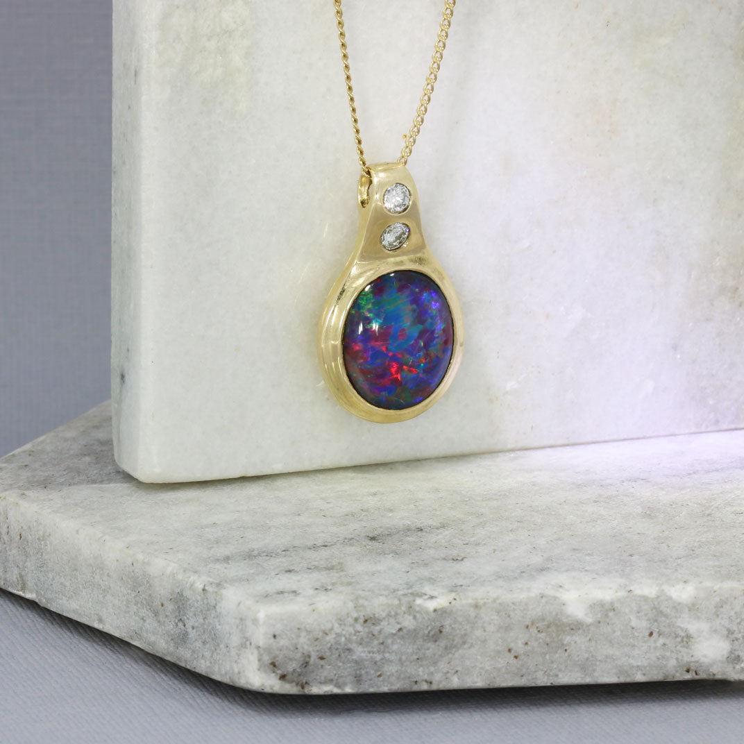 Pre Owned 9ct Yellow Gold Doublet Opal & Diamond Pendant & Chain