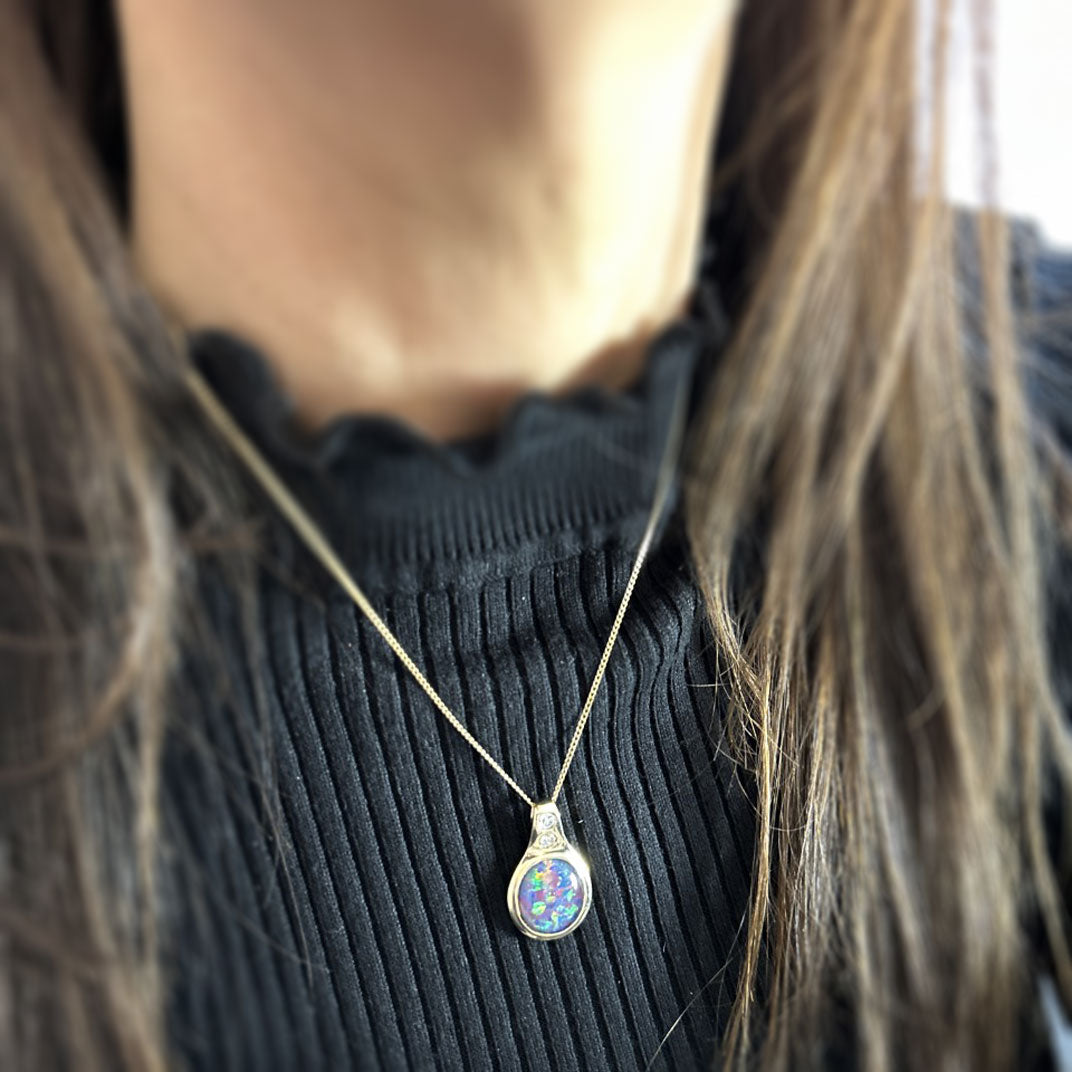 Pre Owned 9ct Yellow Gold Doublet Opal & Diamond Pendant & Chain
