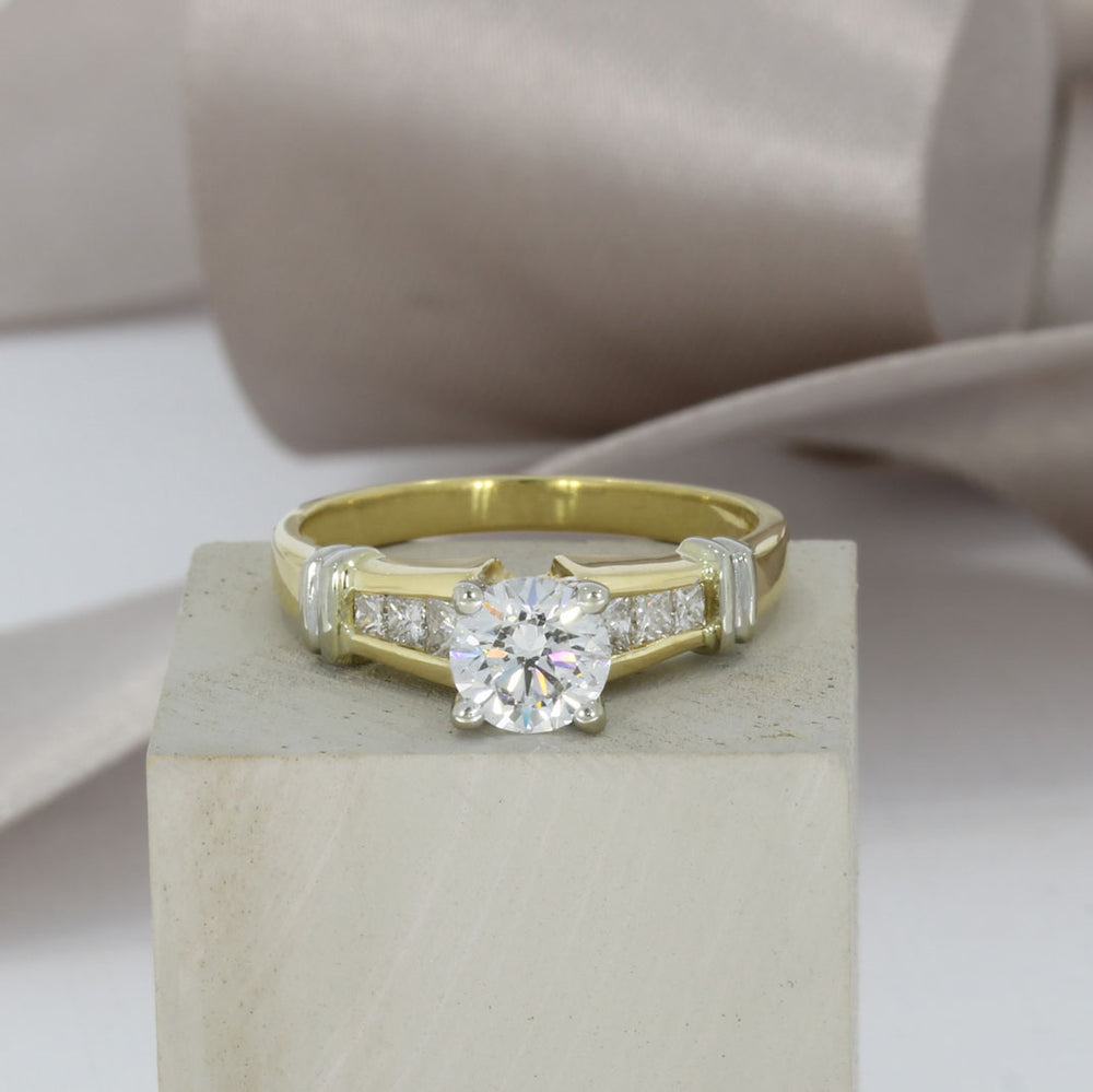 Pre Owned 18ct Gold GIA Certified Diamond Solitaire Ring GIA 1.00ct E VS2