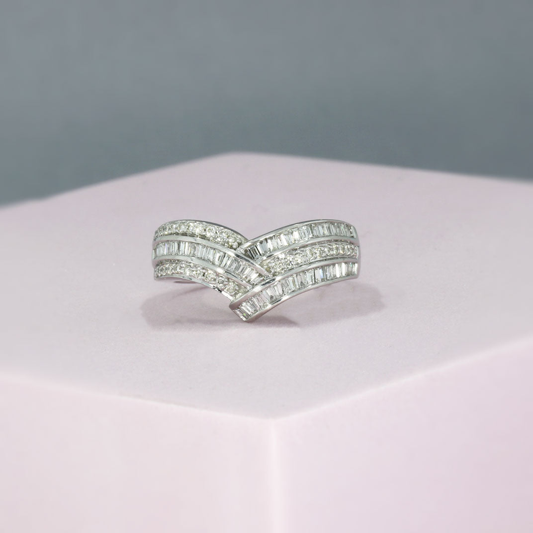 Pre Owned 18ct Gold 3 Row Fancy Wishbone Diamond Ring 1.00ct