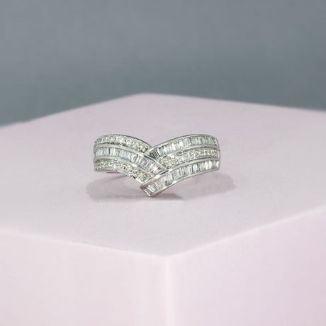 Pre Owned 18ct Gold 3 Row Fancy Wishbone Diamond Ring 1.00ct