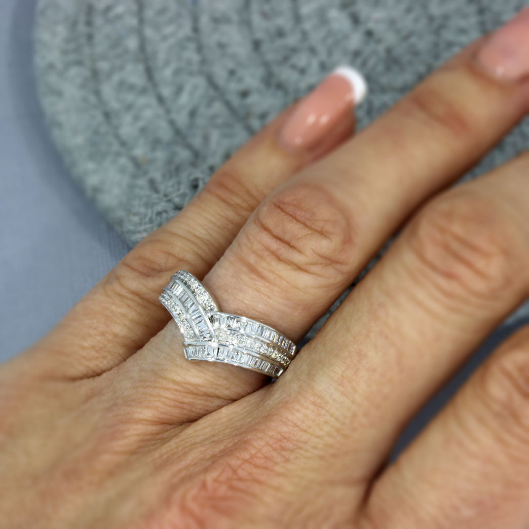 Pre Owned 18ct Gold 3 Row Fancy Wishbone Diamond Ring 1.00ct