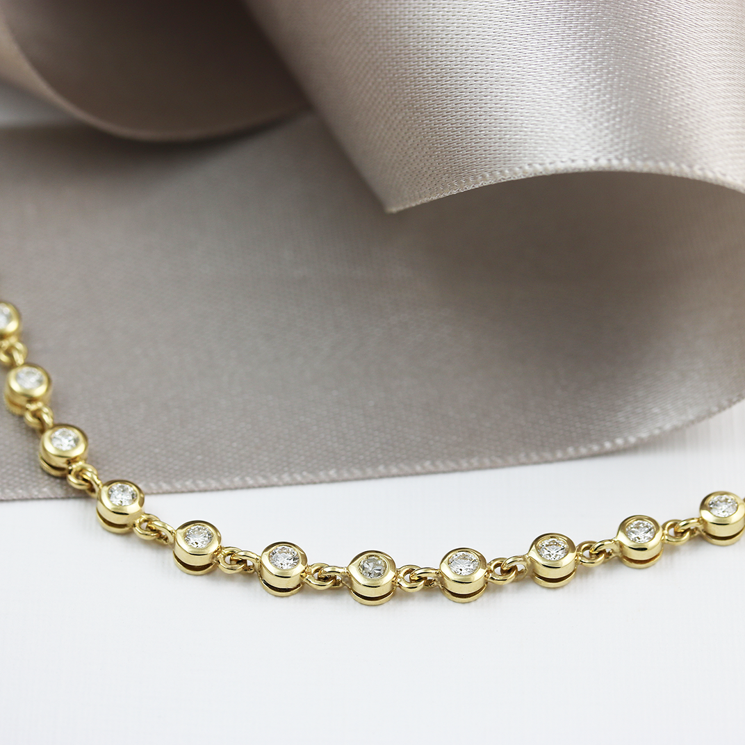 18ct Yellow Gold Round Rub Over Set Brilliant Cut Diamond Line Bracelet 0.89ct