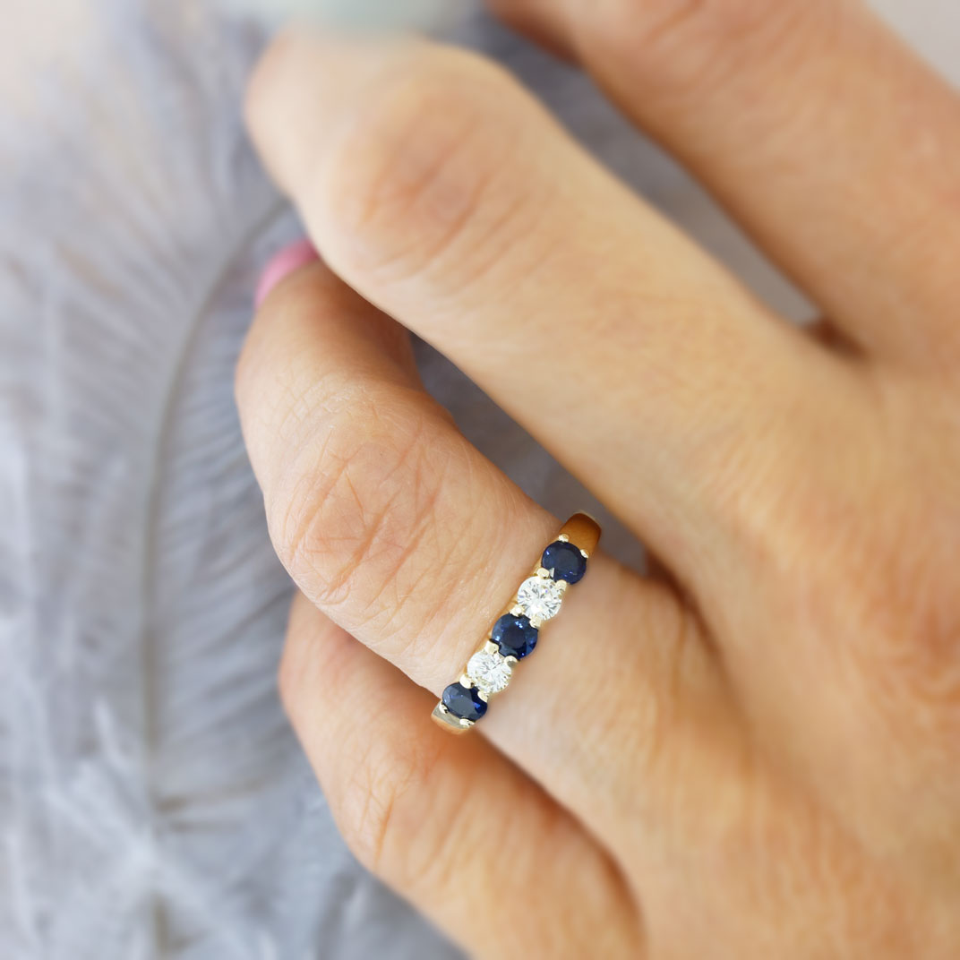 9ct Yellow gold sapphire and diamond 5 stone ring