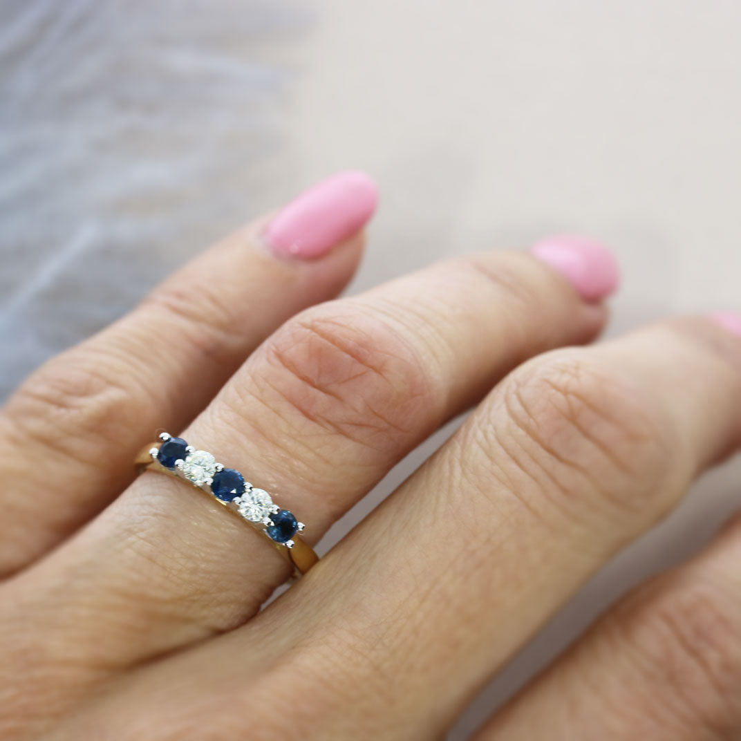 18ct Gold Sapphire & Diamond Ring 5 Stone Ring