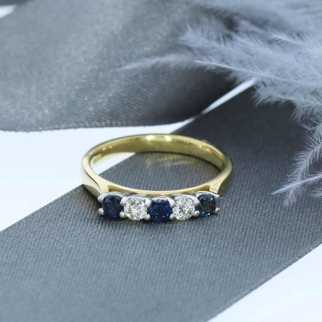 18ct Gold Sapphire & Diamond Ring 5 Stone Ring