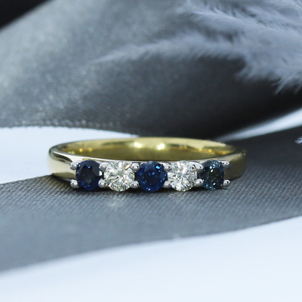 18ct Gold Sapphire & Diamond Ring 5 Stone Ring