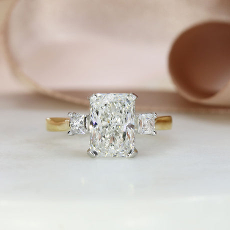 18ct Gold & Platinum Certified Radiant Cut & Princess Cut Lab Grown Diamond Ring Total 3.42ct