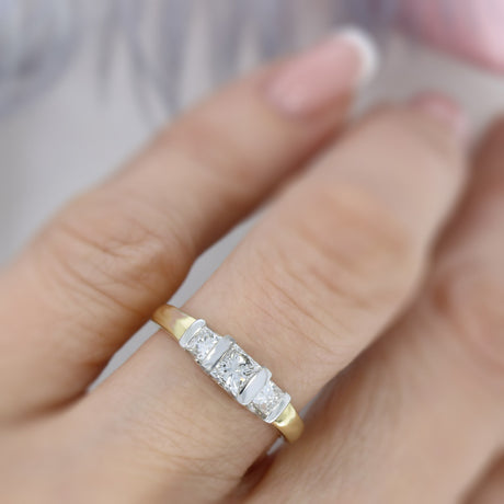 Pre Owned 18ct Gold Princess Cut Diamond 3 Stone Ring.