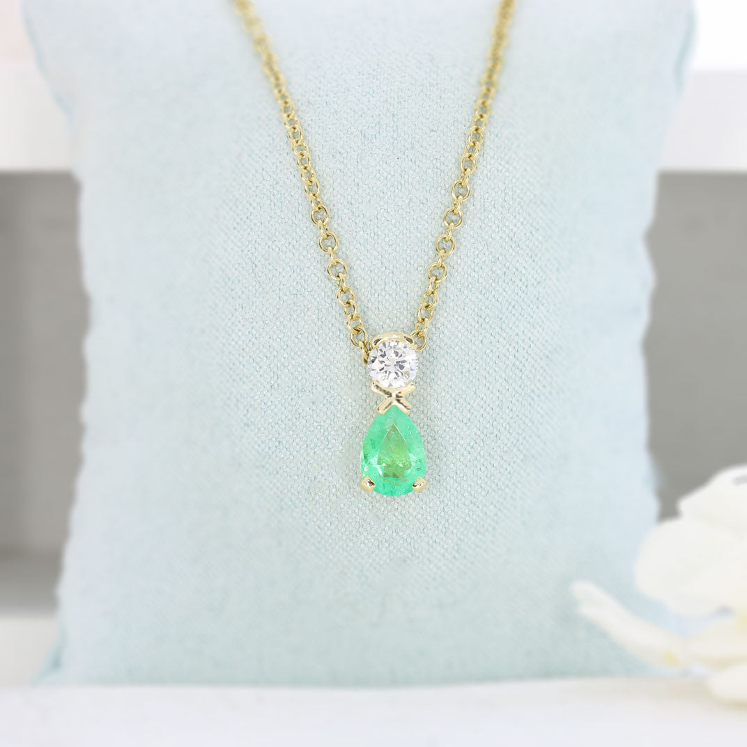 18ct Yellow Gold Pear Shape Emerald & Diamond Pendant on 18ct 18" Chain