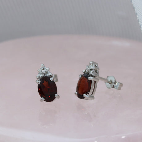Pre Owned 18ct White Gold Garnet & Diamonds Stud Earrings