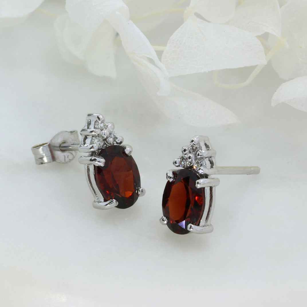 Pre Owned 18ct White Gold Garnet & Diamonds Stud Earrings