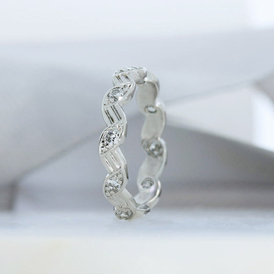 Pre Owned Platinum Zig Zag Diamond Wedding Band