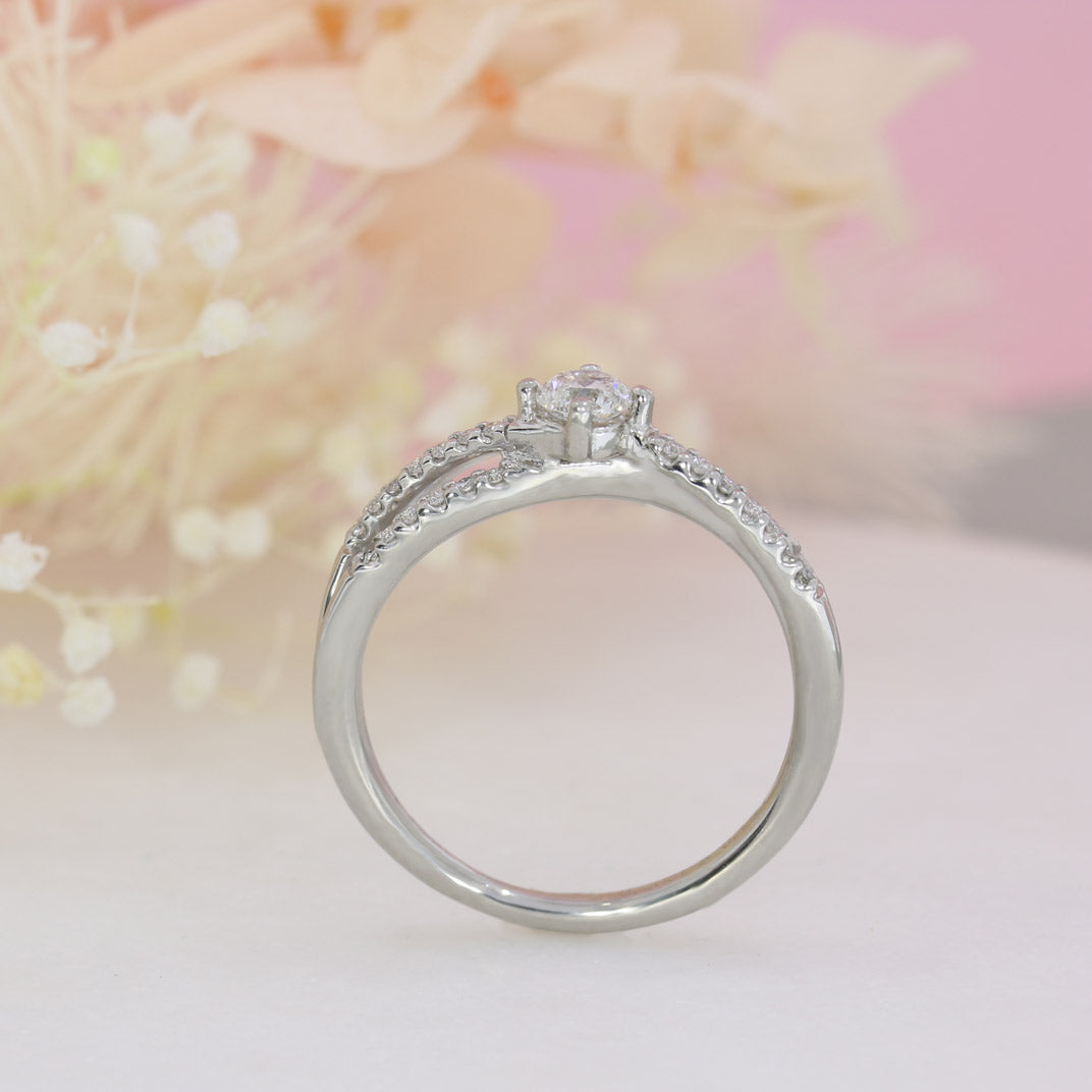 Pre Owned Platinum Diamond Solitaire Ring with Diamond Shoulders