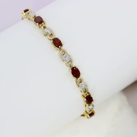 Pre Owned 9ct Yellow Gold Garnet & Pave Set Diamond Bracelet