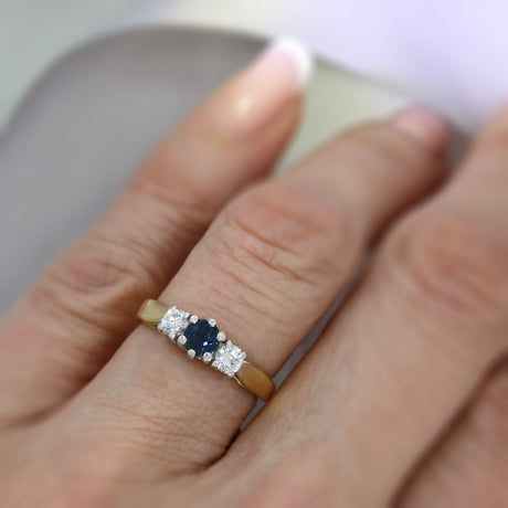 Pre Owned 18ct Yellow Gold Sapphire & Diamond 3 Stone Ring