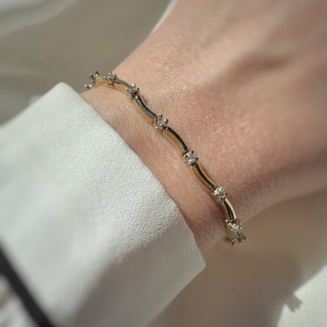 Pre Owned 14ct Yellow Gold Diamond Line Bracelet