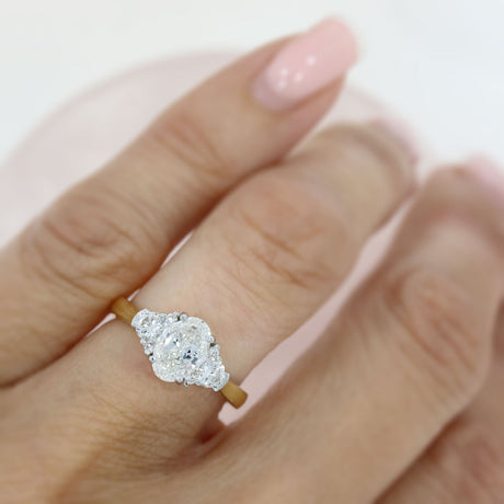 Pre Owned GIA Certified 18ct Yellow Gold & Platinum Oval Diamond Ring 1.39ct