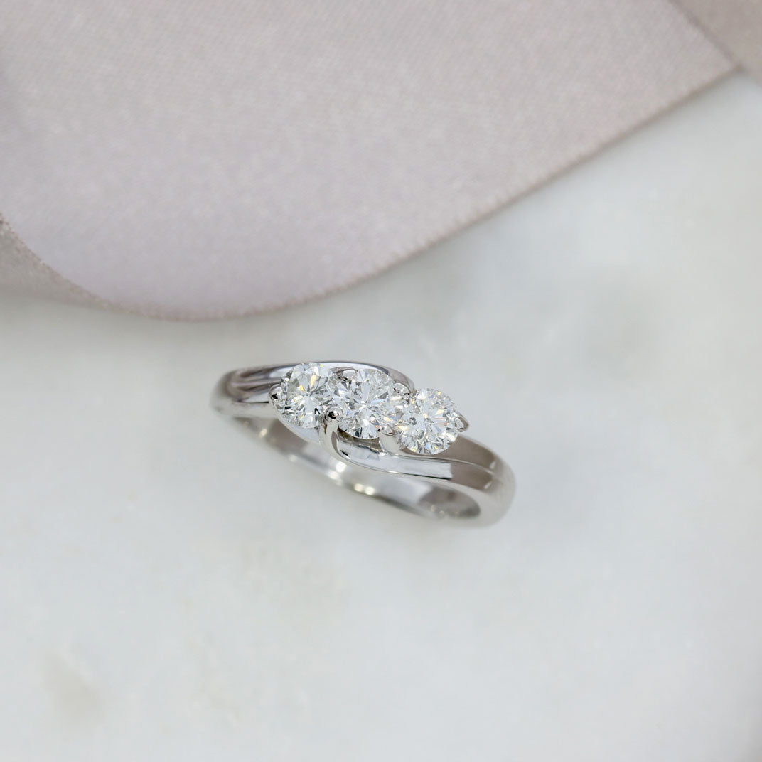 18ct White Gold 3 Stone Diamond Crossover Ring Approx 1ct