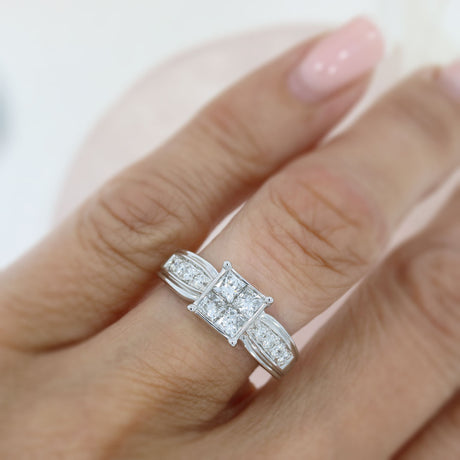 Pre Owned 18ct White Gold Invisible Set Princess Cut Diamond Cluster Ring 1.00ct