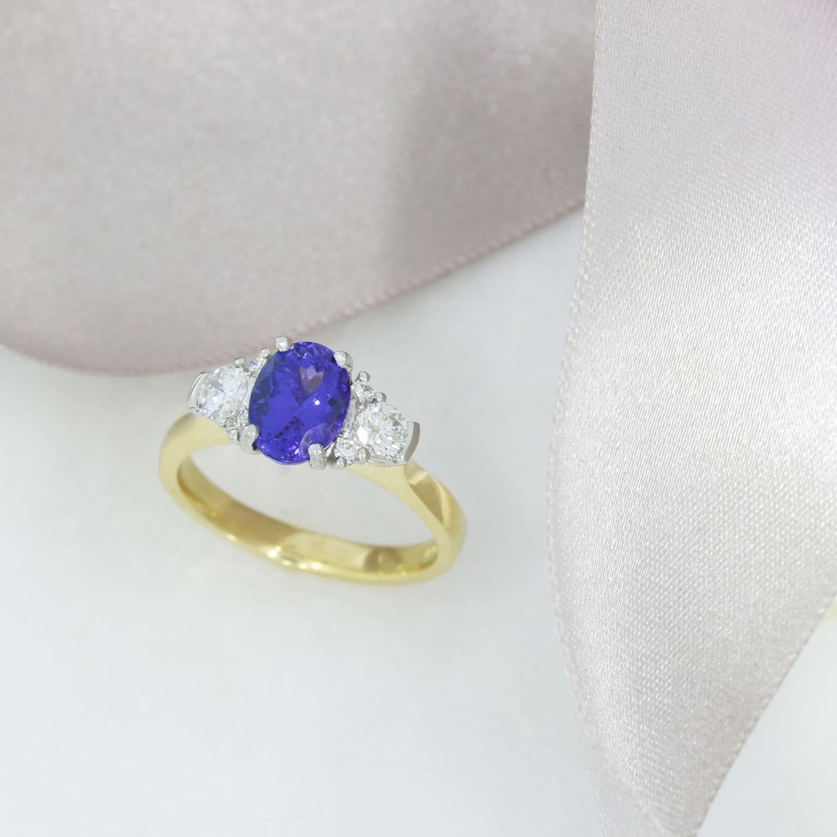 18ct Gold & Platinum Tanzanite & Diamond Ring