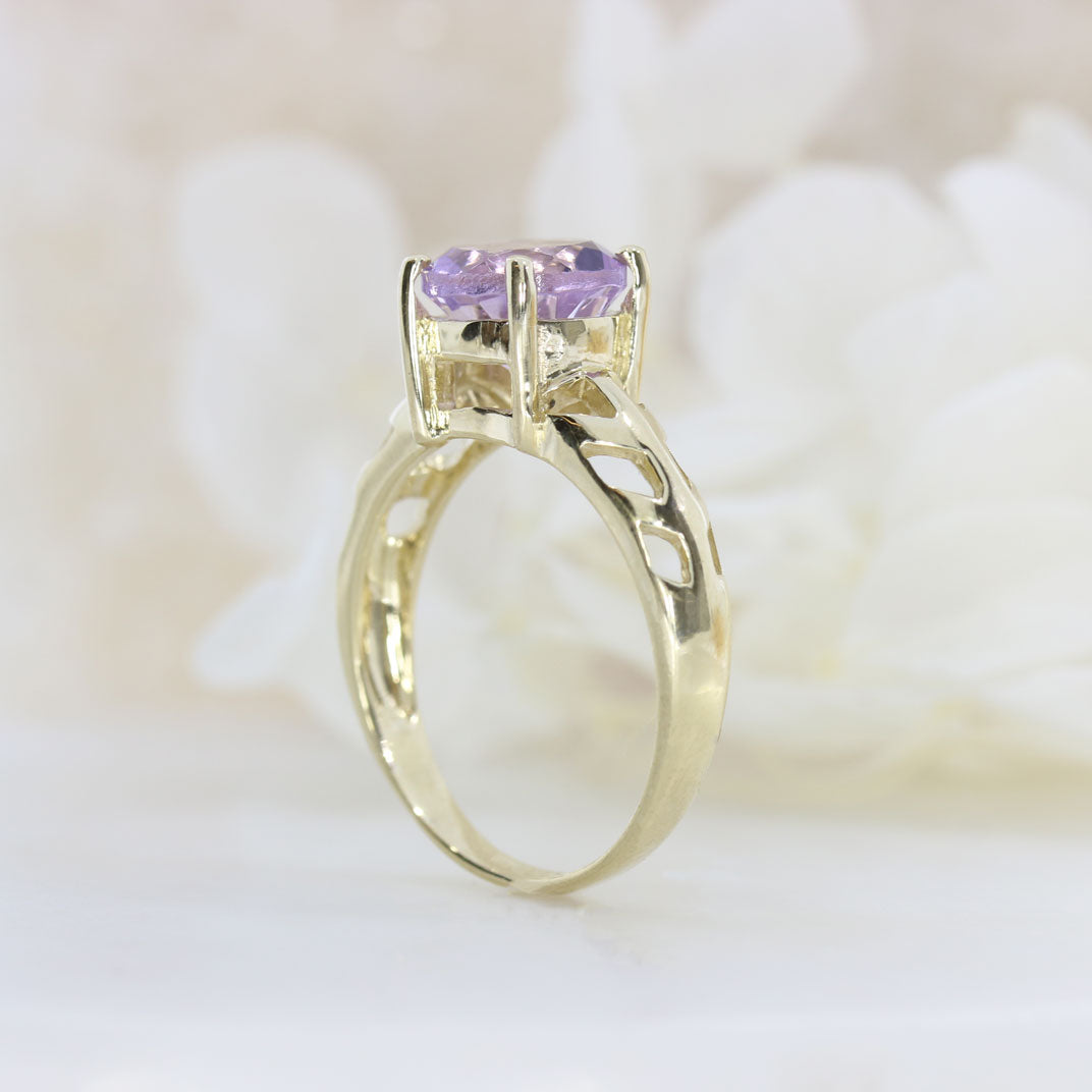 Pre Owned 9ct Yellow Gold Claw Set Round Amethyst Solitaire Ring