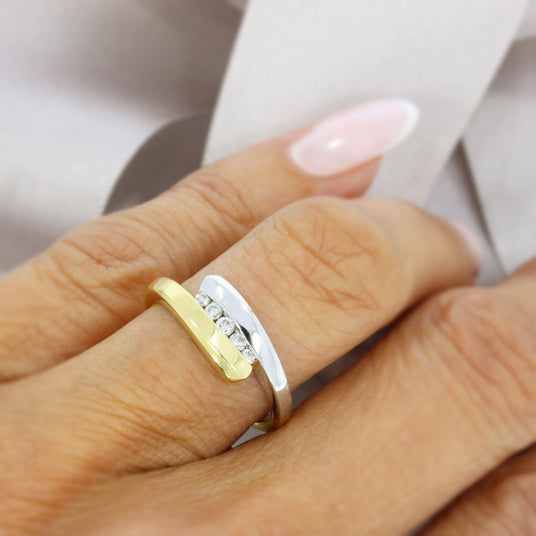 Pre Owned 18ct Gold & Platinum Trap Set Diamond Crossover Ring