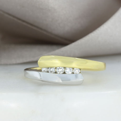 Pre Owned 18ct Gold & Platinum Trap Set Diamond Crossover Ring