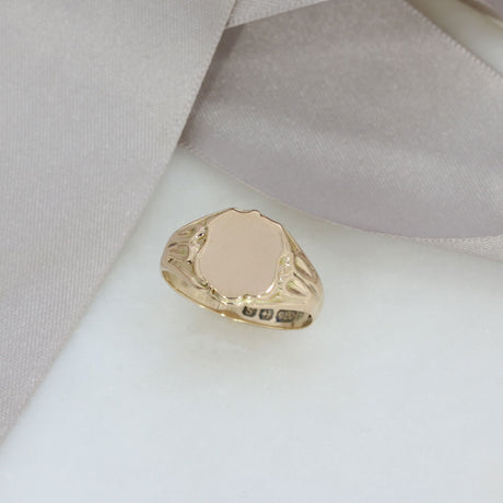 Pre Owned 9ct Yellow Gold Fancy Signet Ring