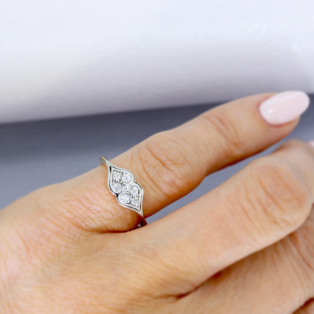 Pre Owned 18ct Yellow Gold Antique Diamond Double Heart Dress Ring