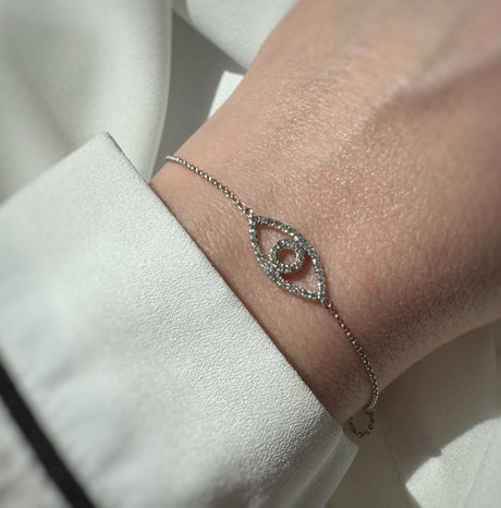 Pre Owned 9ct White Gold Fine Bracelet with Diamond Set Eye