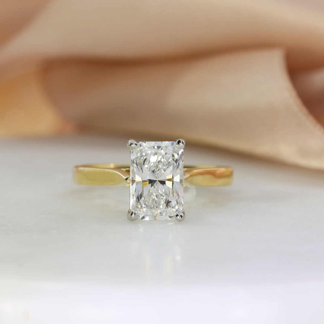 18ct Gold & Platinum Certified Radiant Cut Laboratory Grown Diamond Ring 2.09ct E VS2