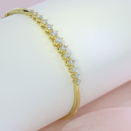 18ct Gold Bangle With 15 Brilliant Cut Diamonds 1.62ct