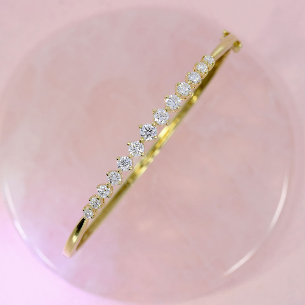 18ct Gold Bangle With 15 Brilliant Cut Diamonds 1.62ct