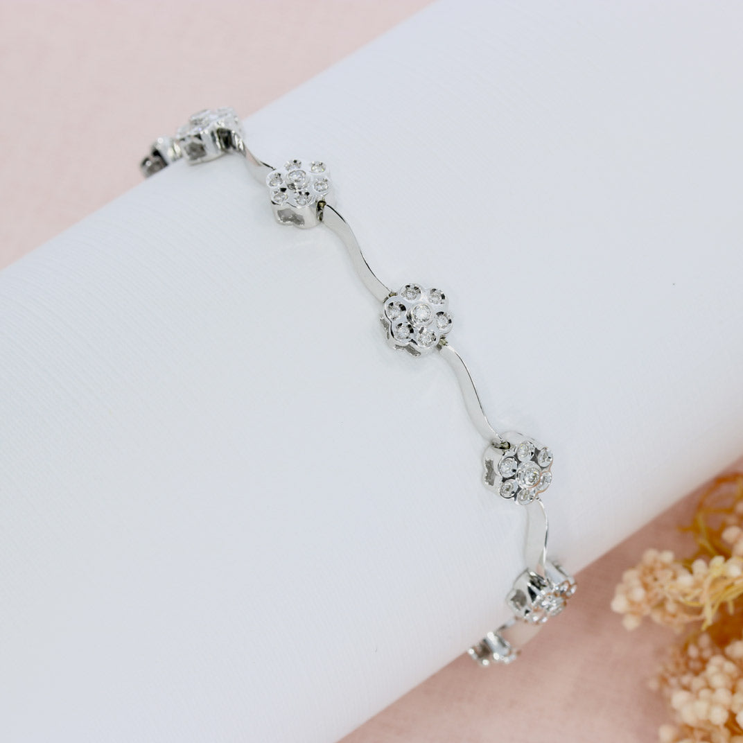 18ct White gold flower cluster link diamond bracelet