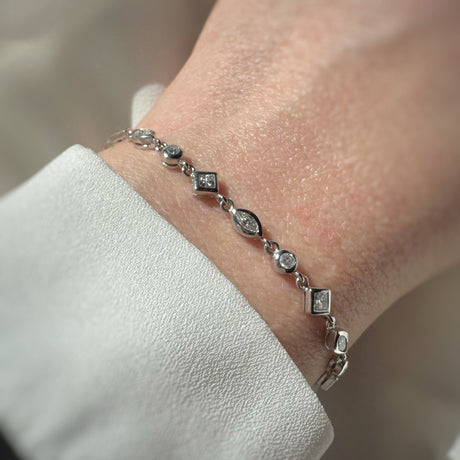 18ct White Gold Diamond Line Bracelet 1.60ct