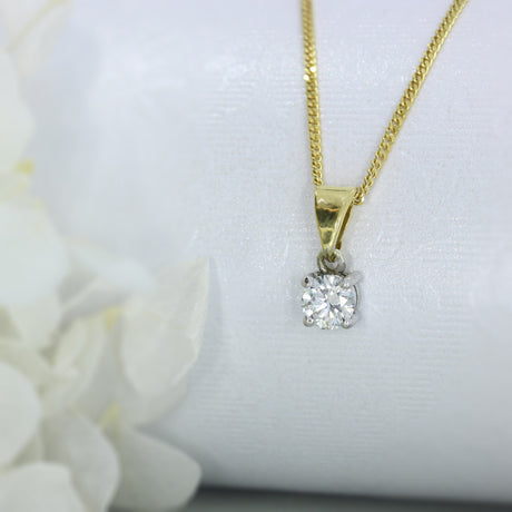 18ct Yellow Gold Diamond Solitaire Pendant 0.45ct 16" Chain