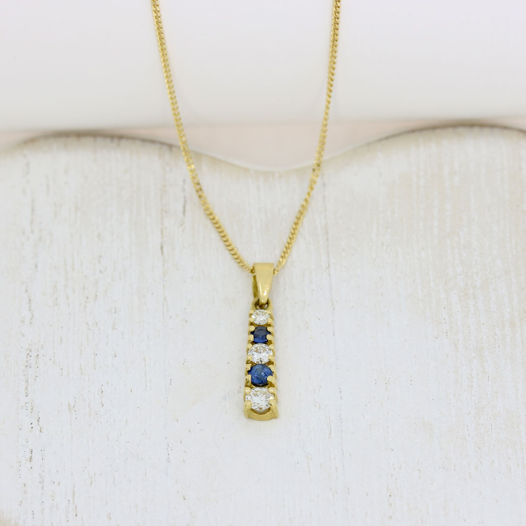 18ct Yellow Gold Sapphire & Diamond Pendant On an 18ct 18" Chain