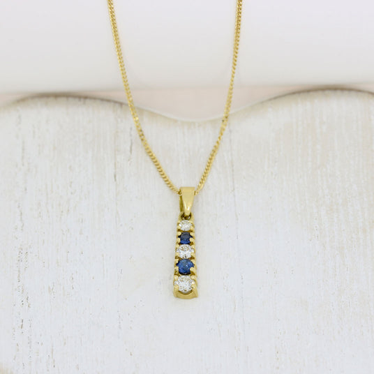 18ct Yellow Gold Sapphire & Diamond Pendant On an 18ct 18" Chain