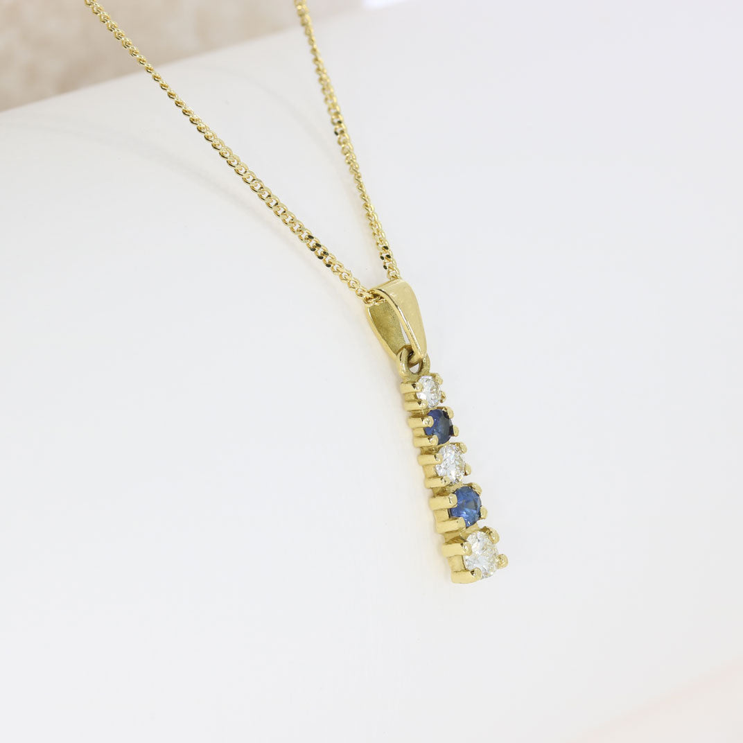 18ct Yellow Gold Sapphire & Diamond Pendant On an 18ct 18" Chain