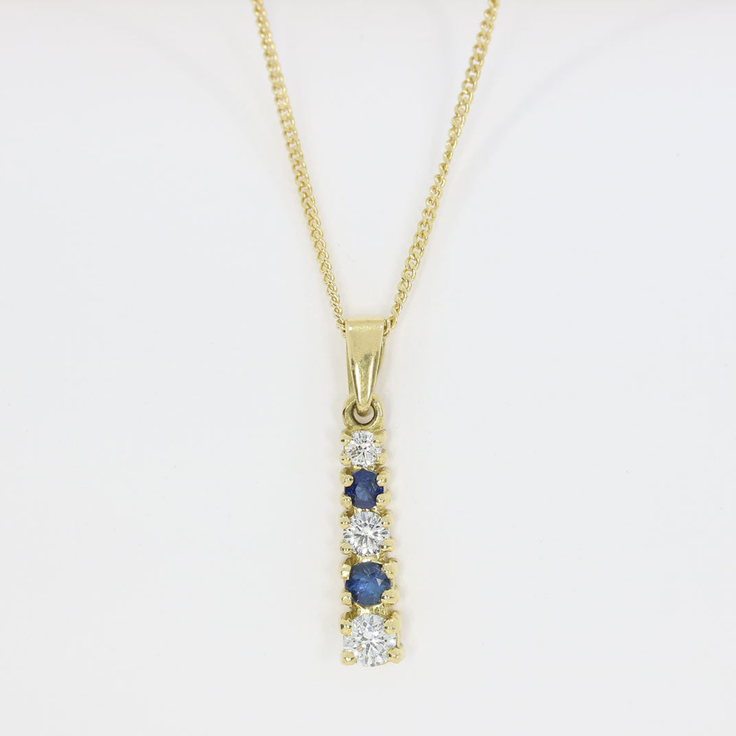 18ct Yellow Gold Sapphire & Diamond Pendant On an 18ct 18" Chain