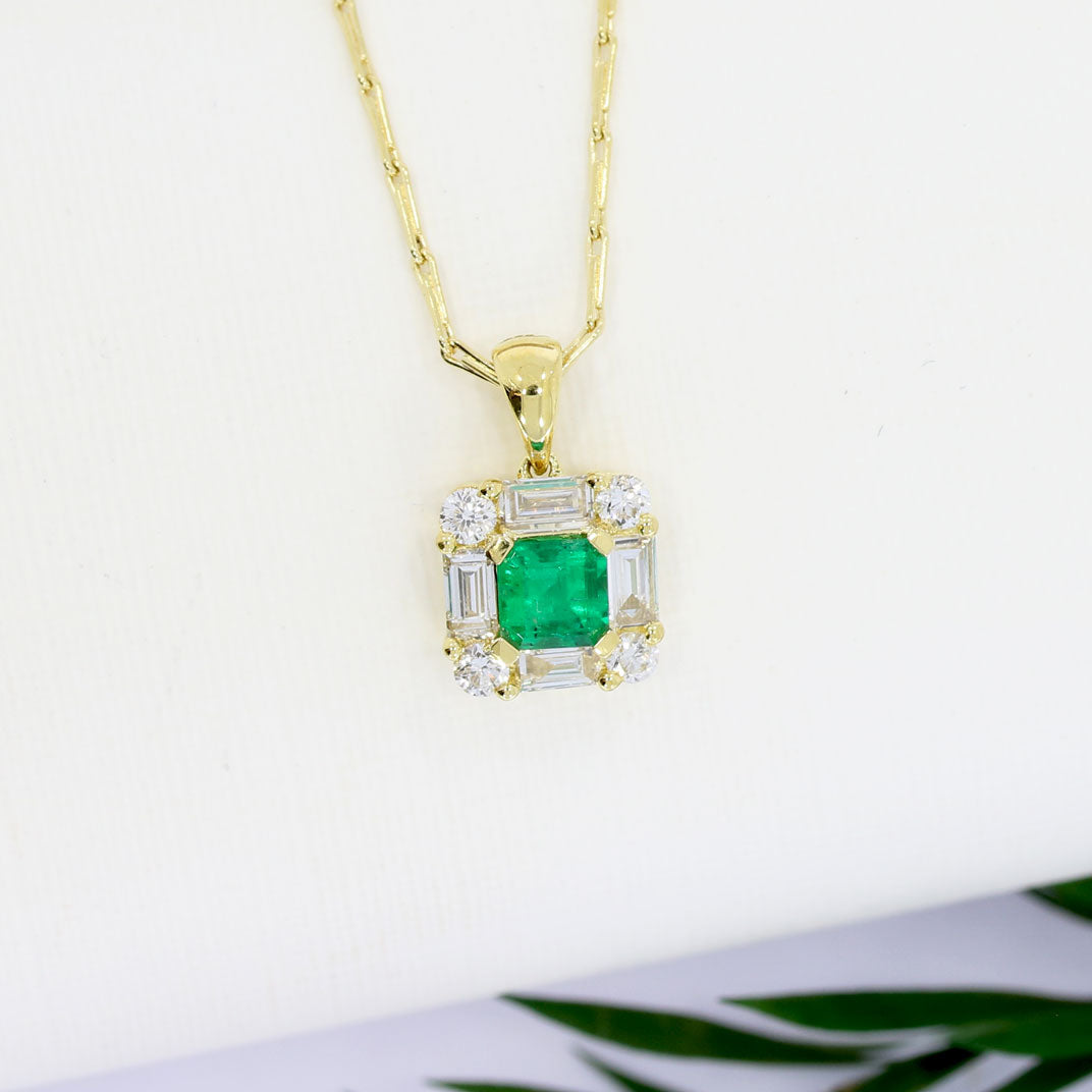 18ct Yellow Gold Emerald & Diamond Pendant on a 16inch 18ct Chain