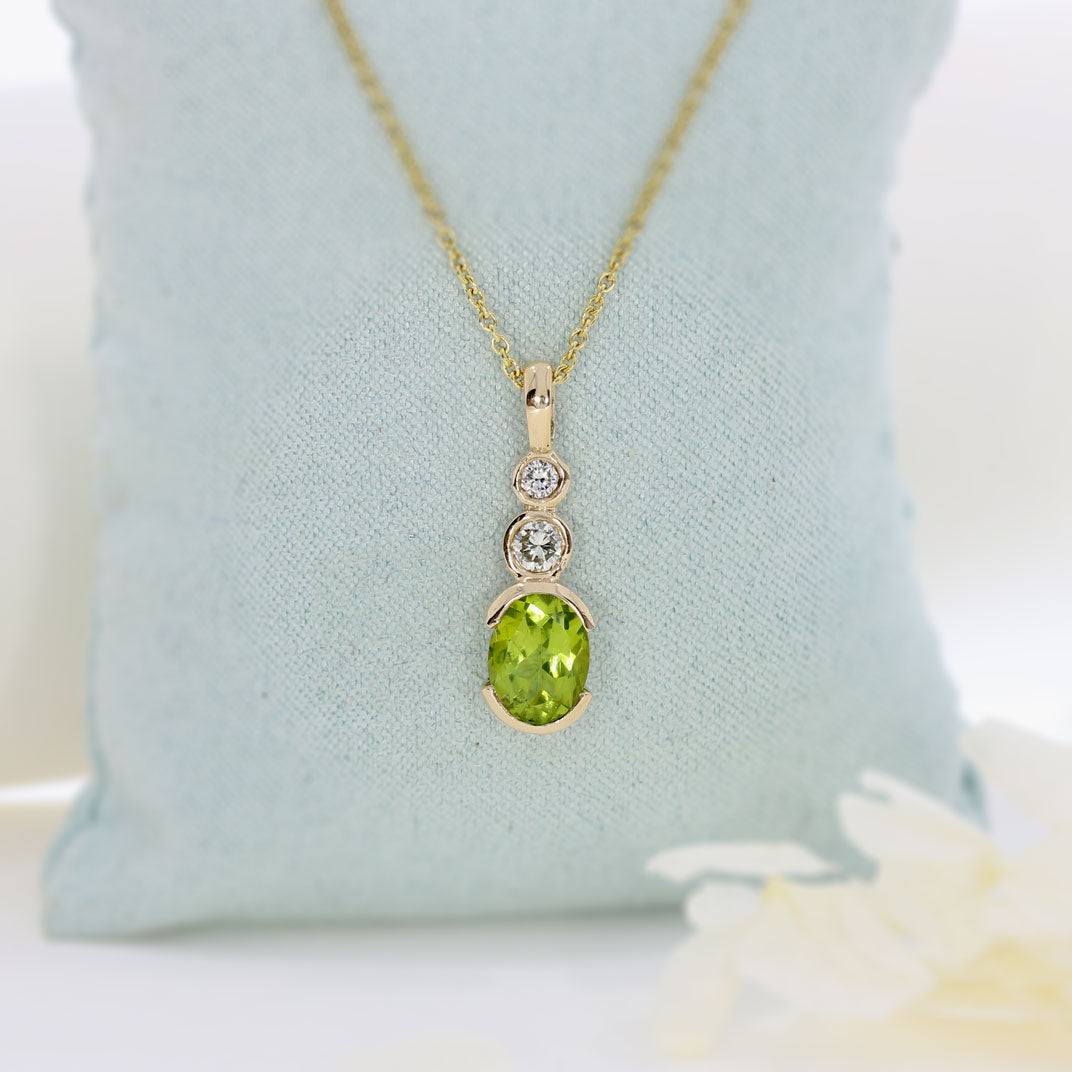 9ct Yellow Gold Peridot & Diamond Pendant on a 9ct Yellow Gold 18" Chain